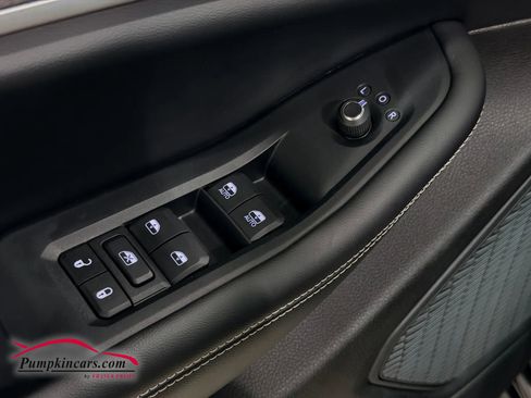 Used 2023 Jeep Grand Cherokee Limited w/ Black Appearance Package image 26