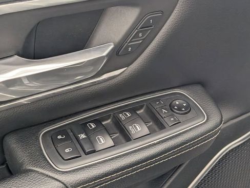 Used 2020 RAM 1500 Laramie AWD/4WD image 11