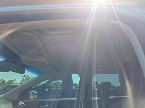 Used 2019 Ford Edge Titanium w/ Cold Weather Package AWD/4WD image 23