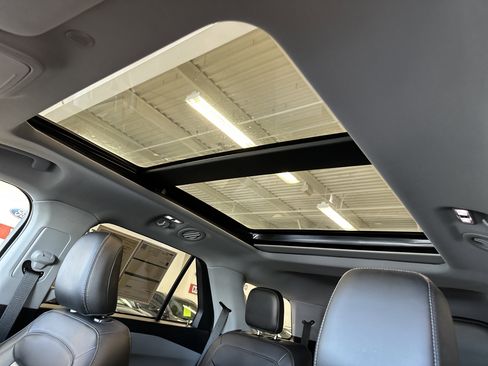 Certified 2023 Ford Explorer XLT w/ Equipment Group 202A image 4