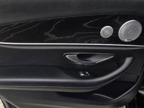 Used 2018 Mercedes-Benz E 300 image 11