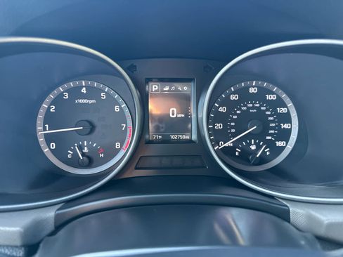 Used 2018 Hyundai Santa Fe Sport image 18