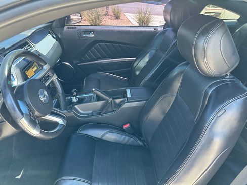 Used 2013 Ford Mustang GT Premium w/ Electronics Pkg RWD image 16