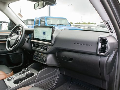 Used 2025 Ford Bronco Sport Outer Banks w/ Outer Banks Tech Package+ image 36