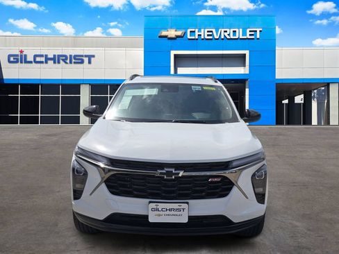 New 2026 Chevrolet Trax RS w/ Sunroof Package FWD image 2