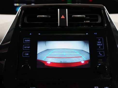 Used 2018 Toyota Prius One image 18