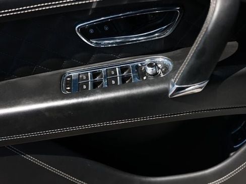 Used 2018 Bentley Bentayga AWD/4WD image 58