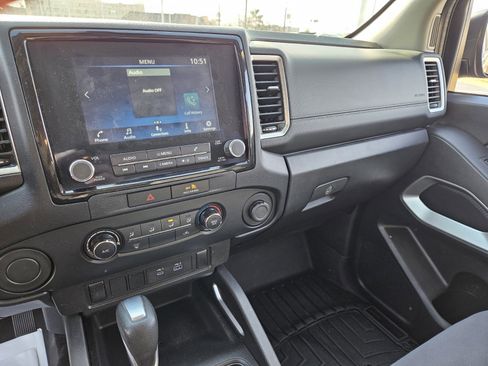 Used 2022 Nissan Frontier SV image 21