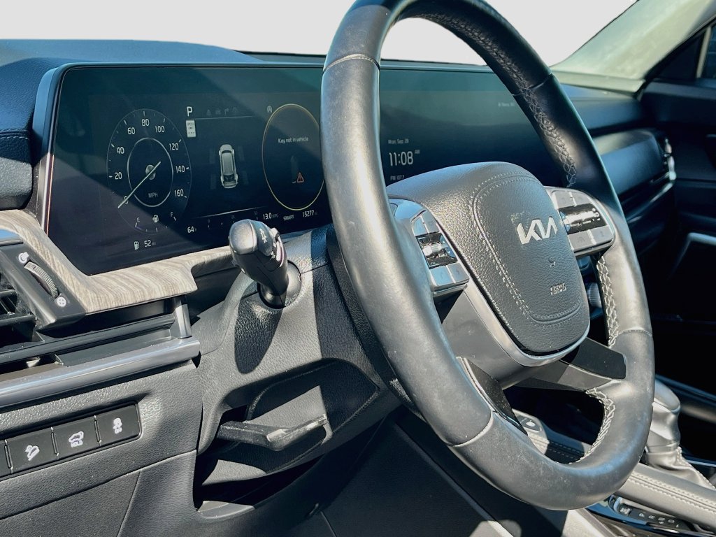 Used 2024 Kia Telluride SX Prestige w/ Towing Package AWD/4WD image 9