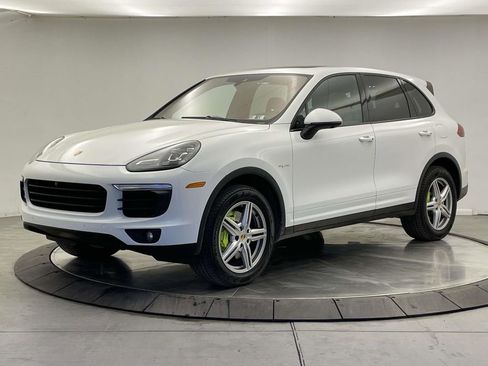 Used 2016 Porsche Cayenne S image 1
