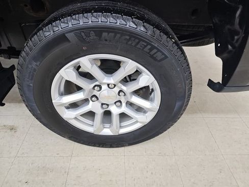Used 2023 Chevrolet Silverado 1500 LT AWD/4WD image 22