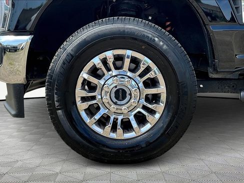 Used 2025 Ford F250 Lariat image 9