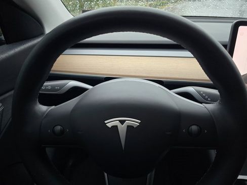 Used 2020 Tesla Model Y Long Range image 26
