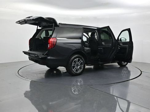 Certified 2025 Ford Expedition Active AWD/4WD image 54
