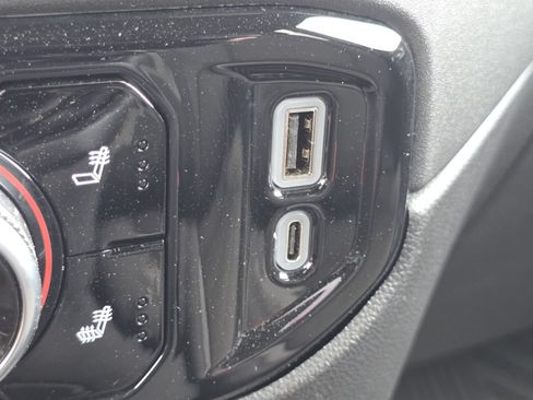Used 2024 GMC Sierra 1500 Elevation AWD/4WD image 9