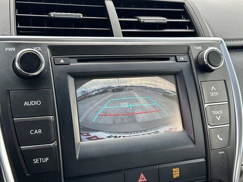 Used 2016 Toyota Camry XLE image 12