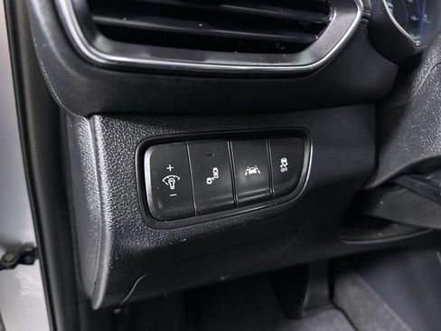 Used 2020 Hyundai Santa Fe SEL FWD image 18