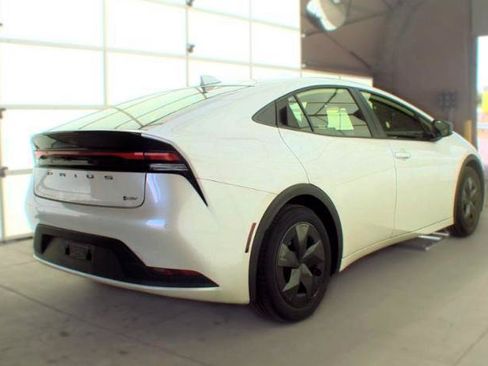 Used 2024 Toyota Prius LE AWD/4WD image 3