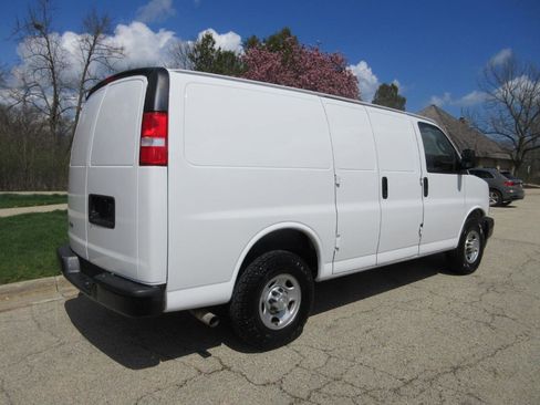 Used 2019 Chevrolet Express 2500 w/ Driver Convenience Package image 22