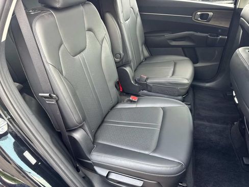 Used 2023 Kia Sorento EX FWD image 26