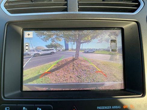 Used 2018 Ford Explorer Platinum image 25