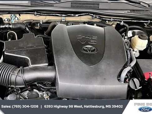 Used 2019 Toyota Tacoma TRD Sport w/ Technology Package image 8