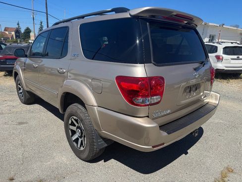 Used 2007 Toyota Sequoia SR5 image 9