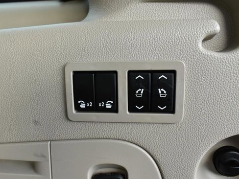 Used 2020 Cadillac Escalade ESV Premium Luxury image 48