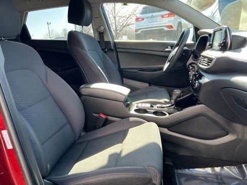 Used 2019 Hyundai Tucson SE image 16