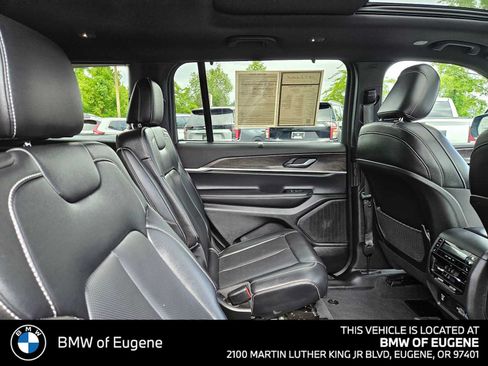 Used 2024 Jeep Grand Cherokee L Limited w/ Luxury Tech Group II AWD/4WD image 14