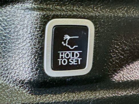 Used 2021 Jeep Grand Cherokee L Limited image 35