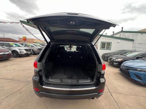 Used 2017 Jeep Grand Cherokee Limited AWD/4WD image 8
