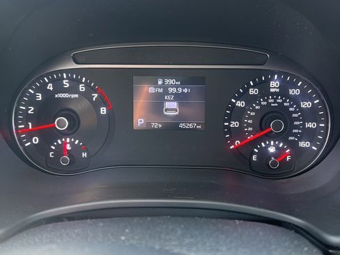 Used 2022 Kia Soul LX w/ Technology Package image 2