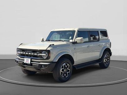 Certified 2025 Ford Bronco Outer Banks