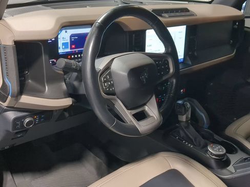 Used 2023 Ford Bronco Wildtrak AWD/4WD image 12