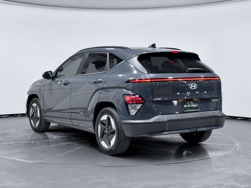 Used 2024 Hyundai Kona SEL FWD image 2