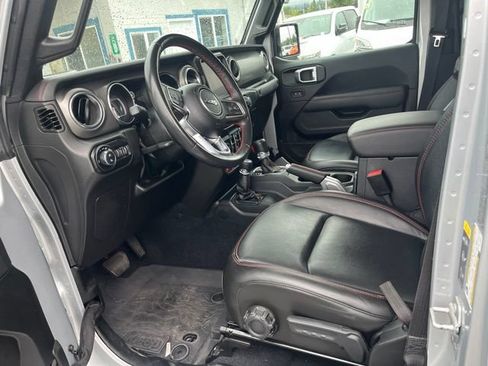 Used 2022 Jeep Gladiator Rubicon w/ LED Lighting Group AWD/4WD image 16