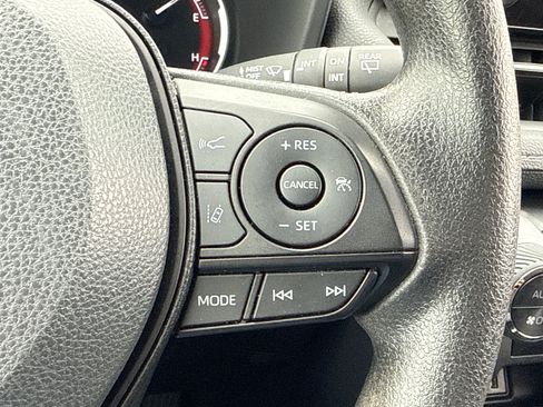 Certified 2024 Toyota RAV4 XLE FWD image 31