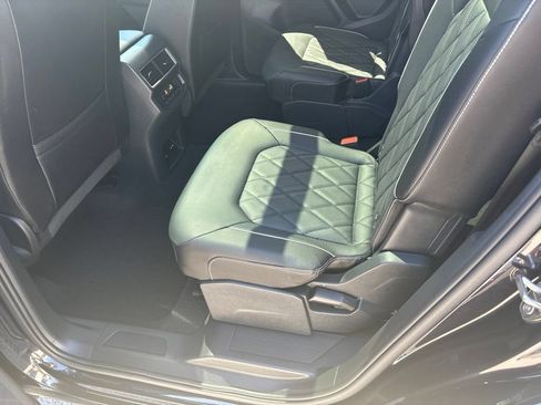 Used 2025 Volkswagen Atlas SEL Premium R-Line AWD/4WD image 18