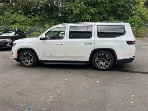 Used 2022 Jeep Wagoneer Series III image 10