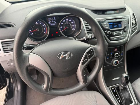 Used 2014 Hyundai Elantra SE FWD image 35