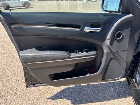 Used 2023 Chrysler 300 Touring RWD image 10