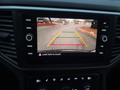 Used 2021 Volkswagen Atlas Cross Sport SE image 30