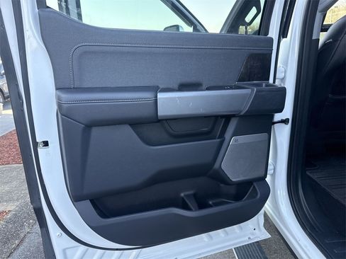 Used 2023 Ford F250 Lariat w/ Lariat Ultimate Package image 23