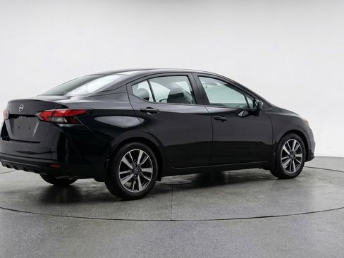 Used 2025 Nissan Versa SV FWD image 9