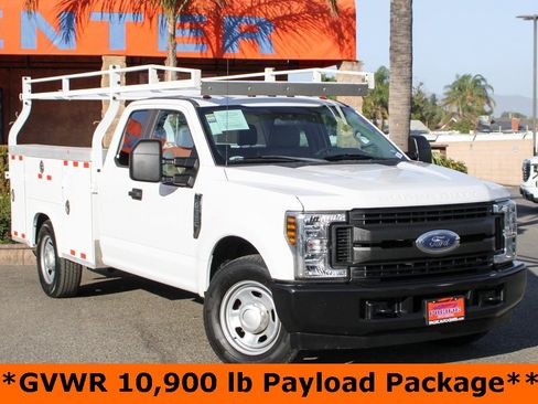 Used 2018 Ford F350 XL image 2