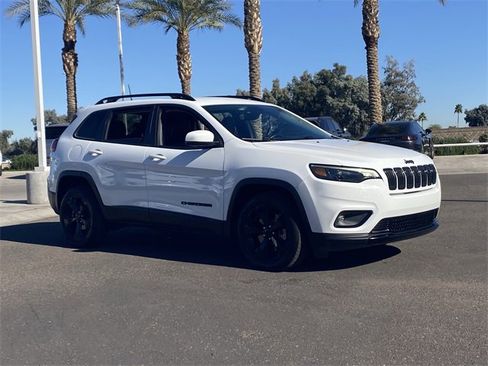 Used 2020 Jeep Cherokee Latitude Plus image 4
