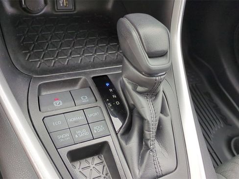 Used 2023 Toyota RAV4 XLE image 19