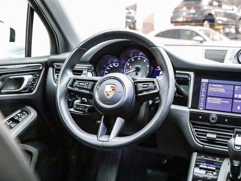 Used 2022 Porsche Macan S image 19