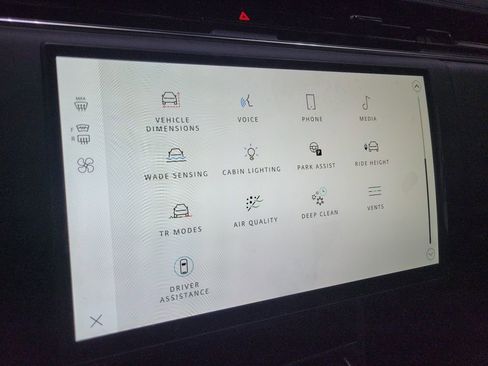 New 2025 Land Rover Range Rover Long Wheelbase SE image 33